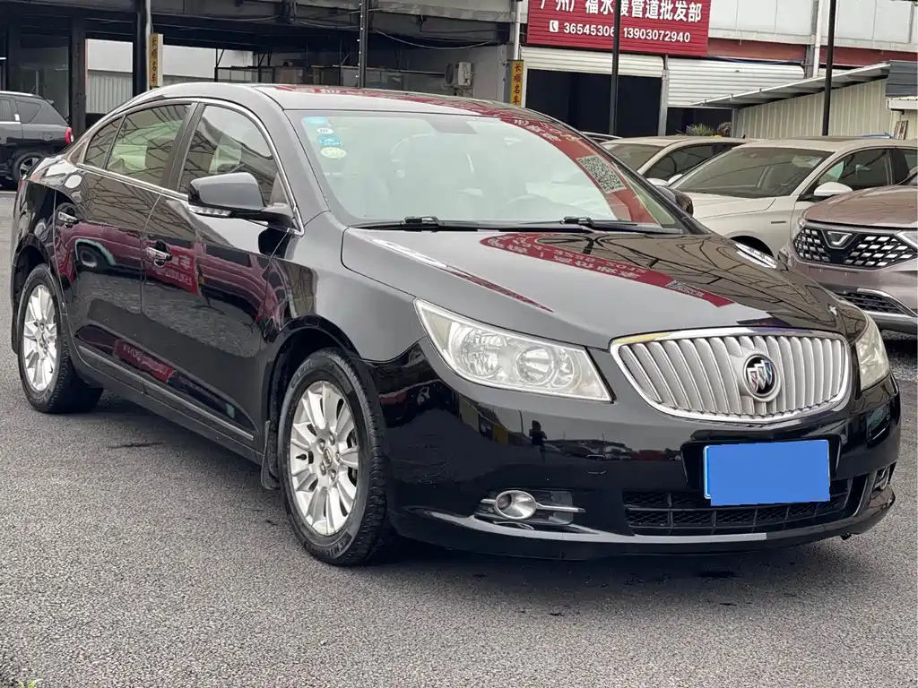 BUICK LACROSSE 2012