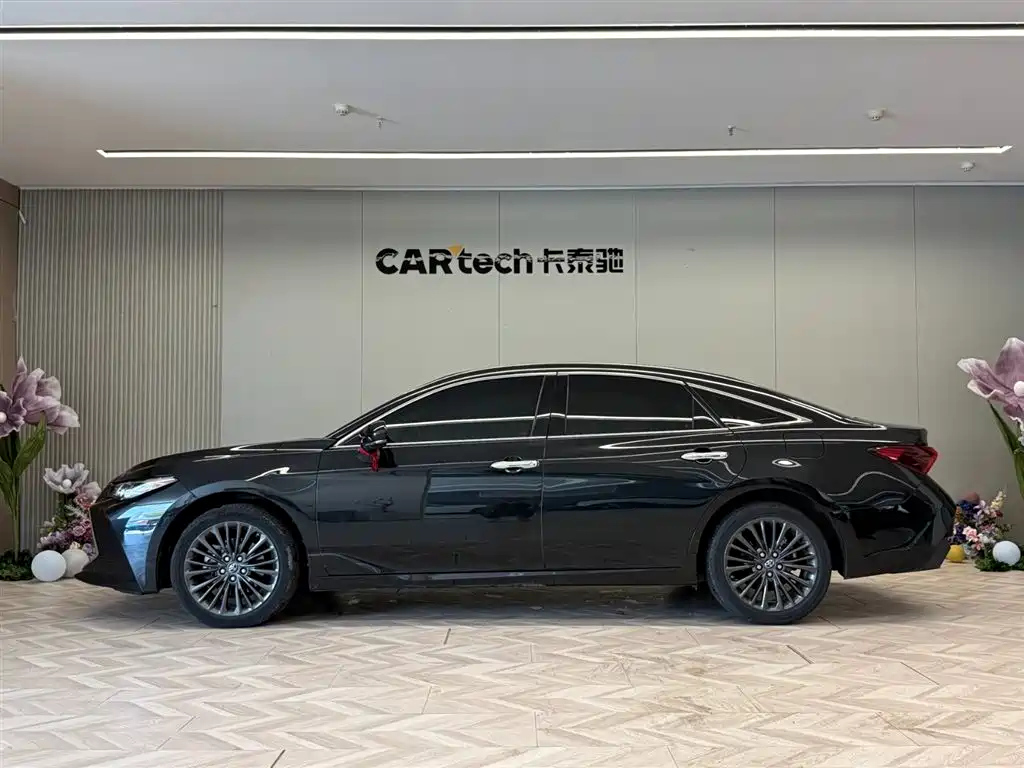 TOYOTA AVALON 2019