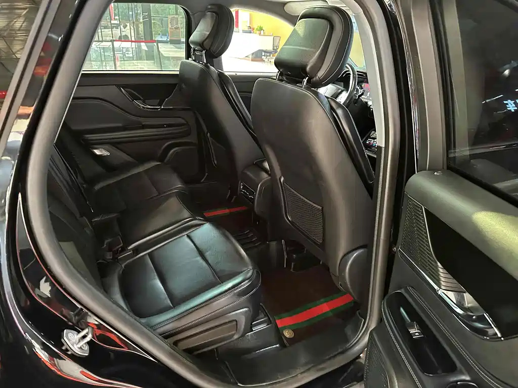 LINCOLN ADVENTURER 2021