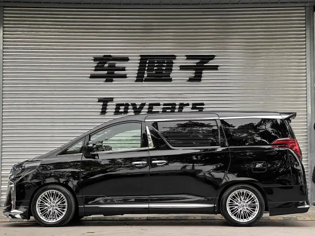 TOYOTA ALPHARD 2011