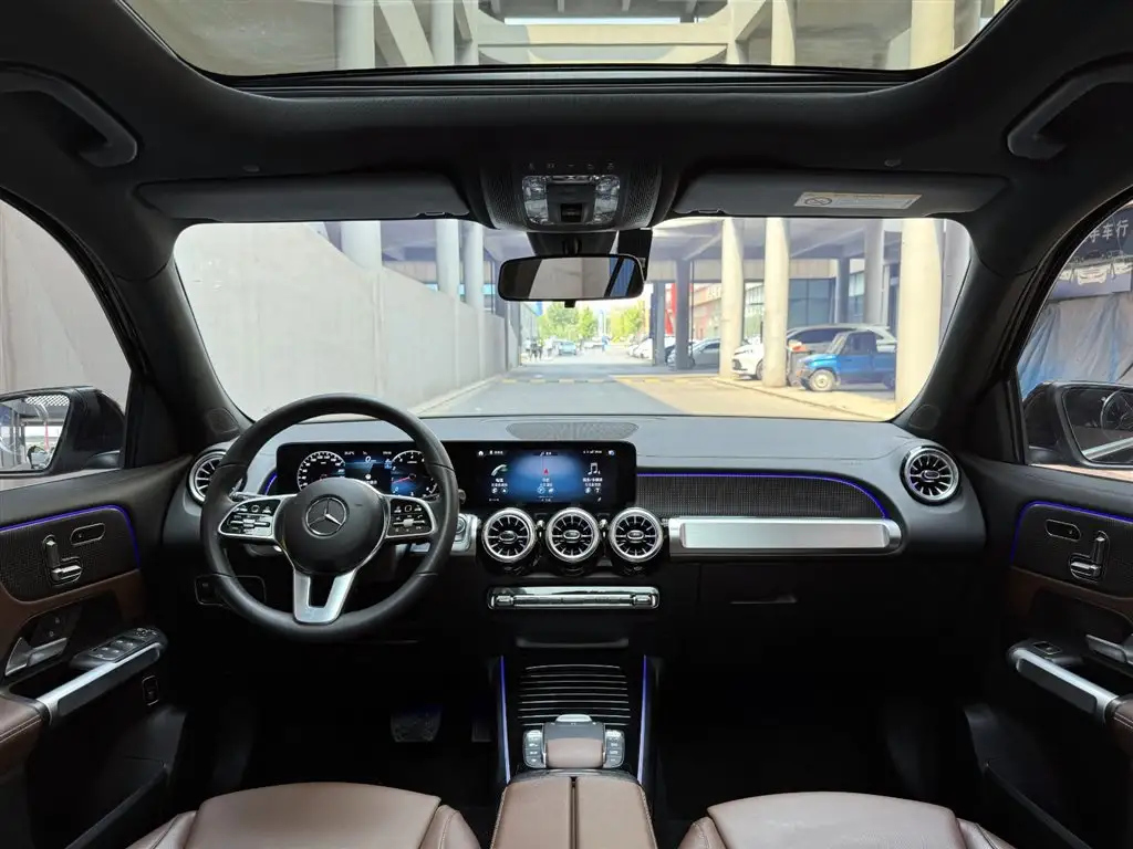 MERCEDES BENZ GLB 2023