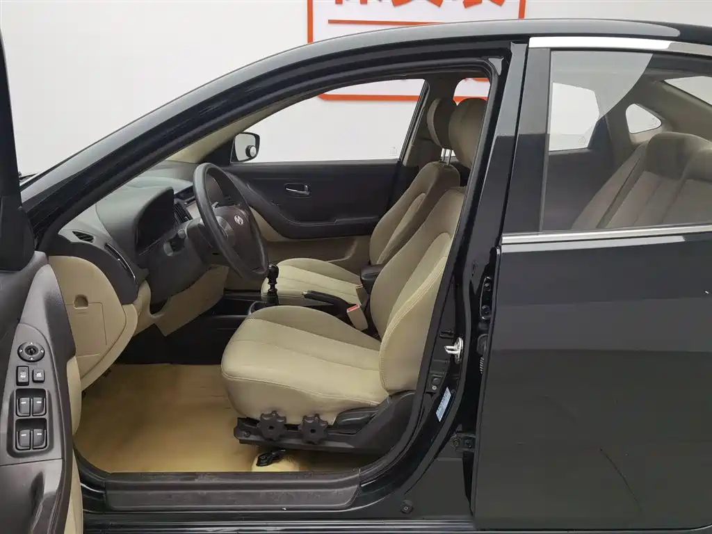 HYUNDAI CELESTA 2011