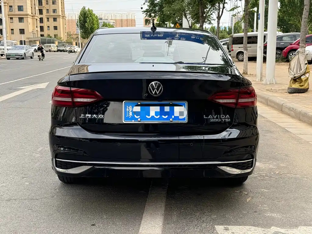 VOLKSWAGEN LAVIDA 2023