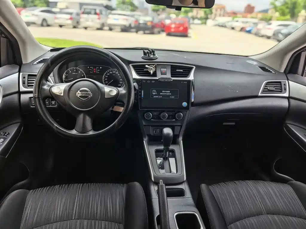 NISSAN SYLPHY 2019