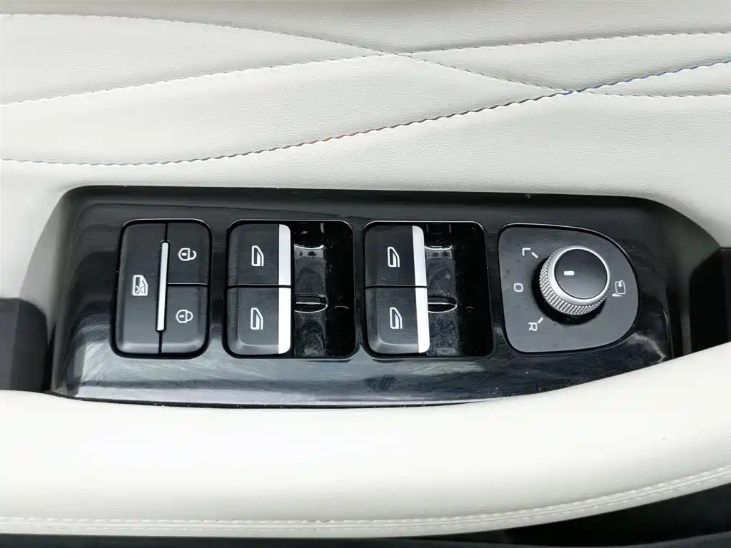 GEELY AUTO MONJARO 2021