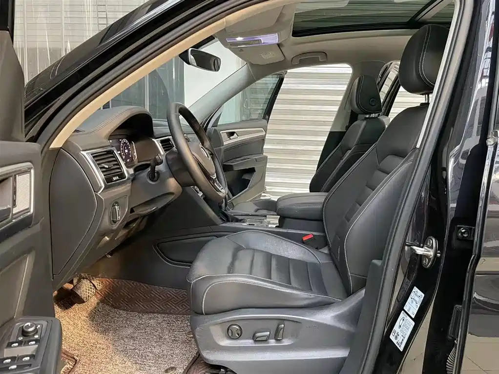VOLKSWAGEN TOURAN 2021