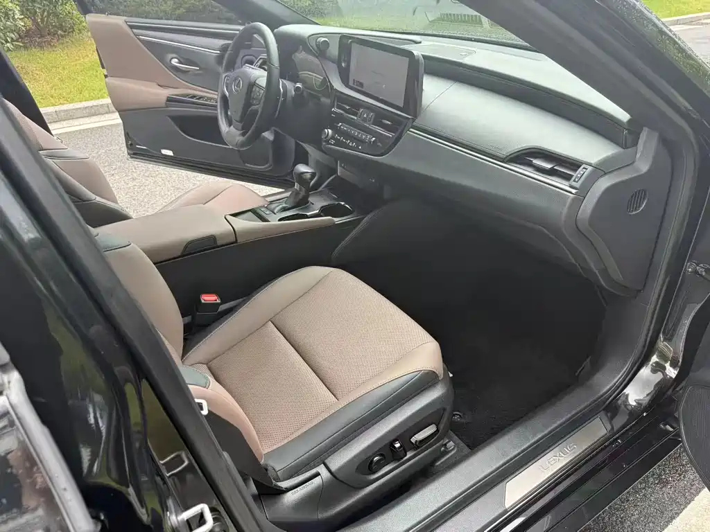 LEXUS ES 2022