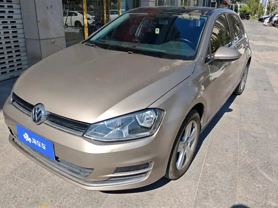 VOLKSWAGEN GOLF 2015