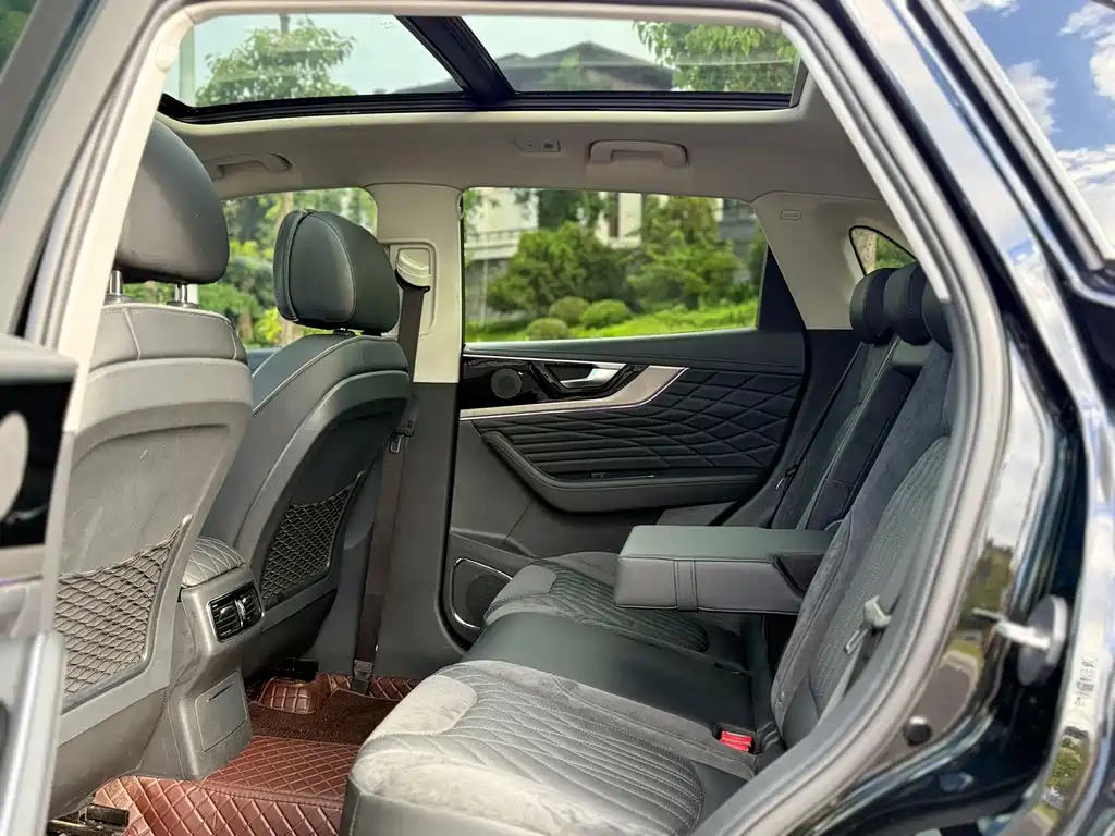 HONGQI HS5 2022
