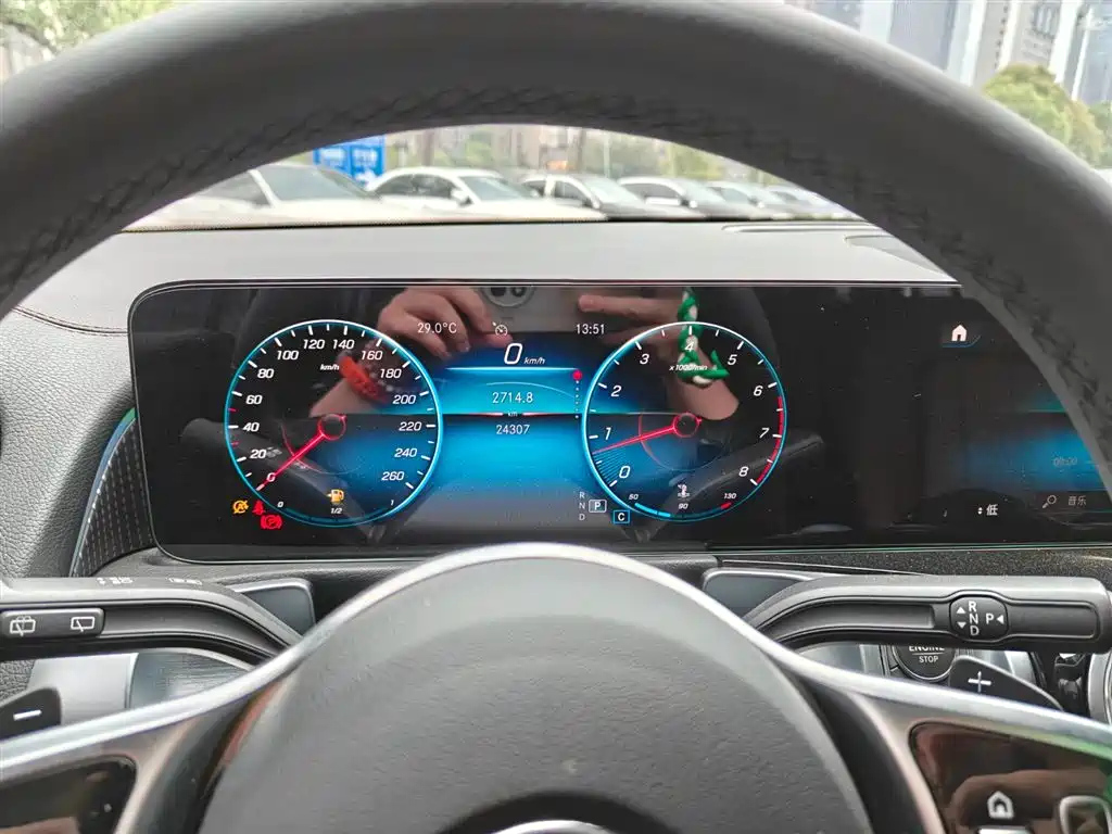 MERCEDES BENZ GLB 2022