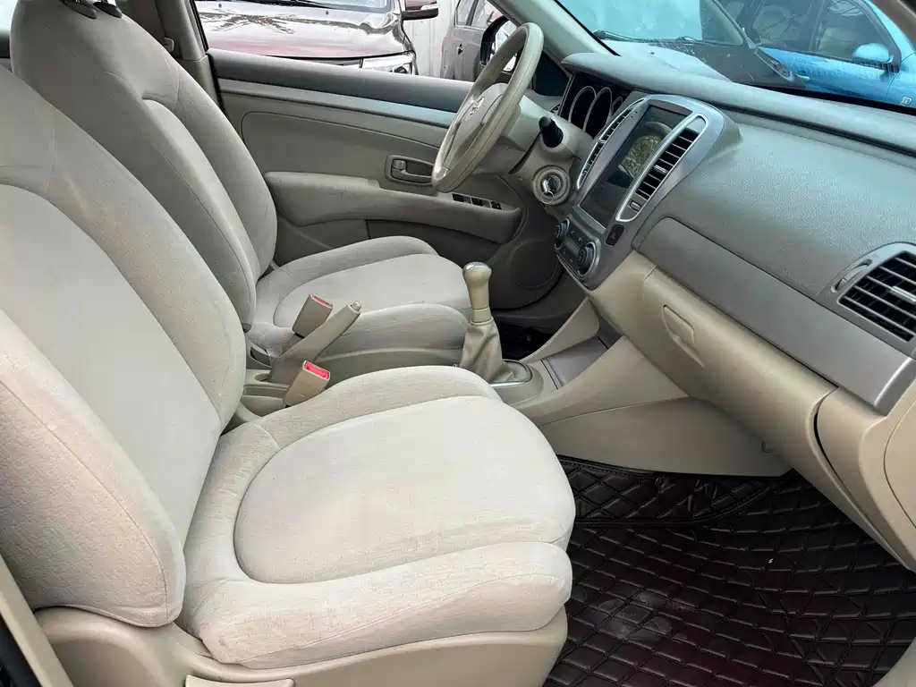 NISSAN SYLPHY 2015