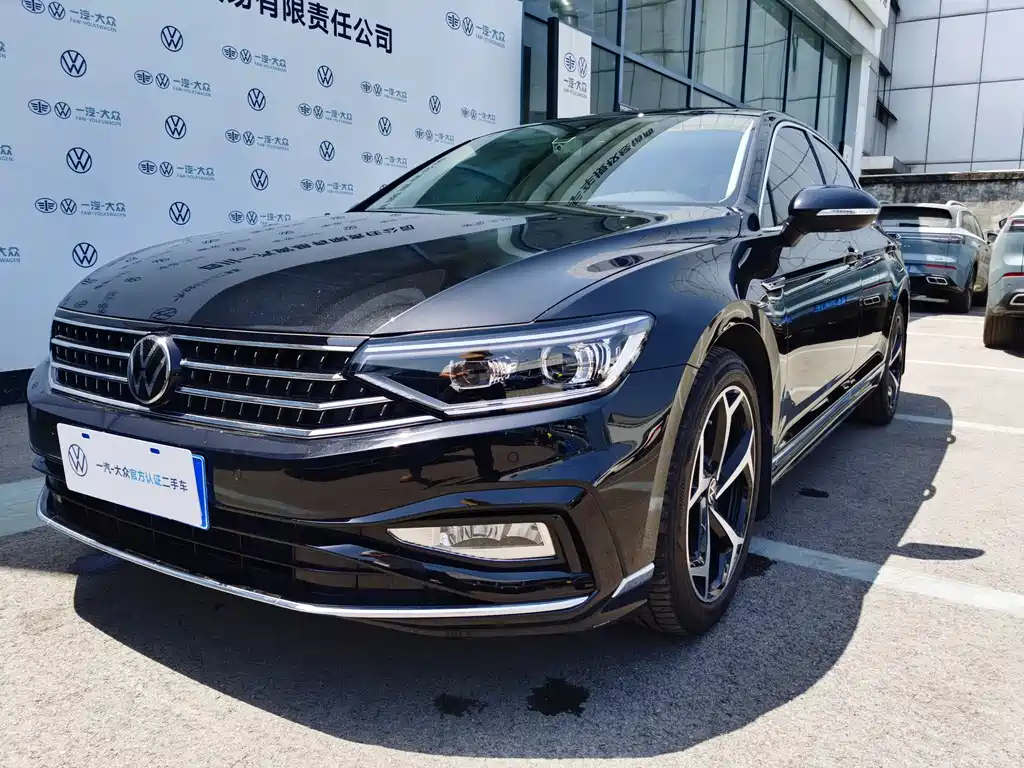 VOLKSWAGEN MAGOTAN 2023