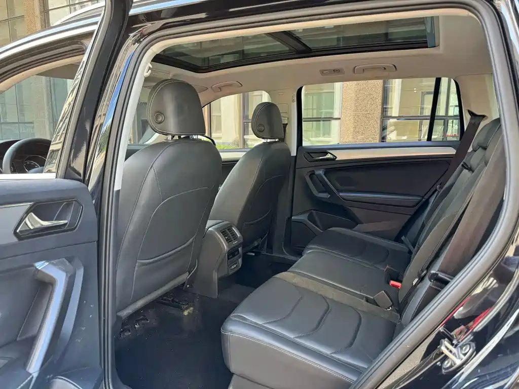 VOLKSWAGEN TIGUAN L 2018