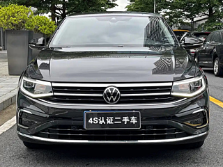 VOLKSWAGEN BORA 2023