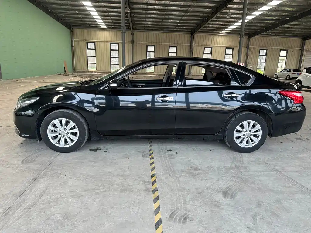 NISSAN TEANA 2018