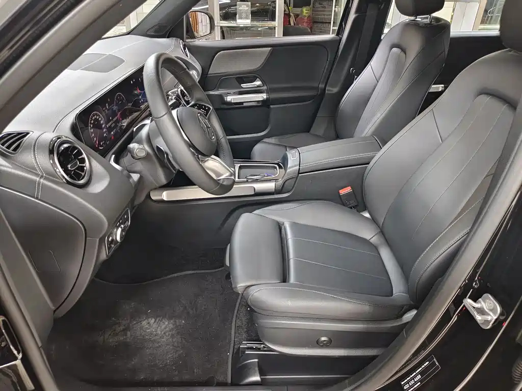 MERCEDES BENZ GLB 2024