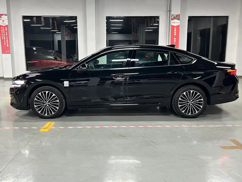 VOLKSWAGEN MAGOTAN 2024
