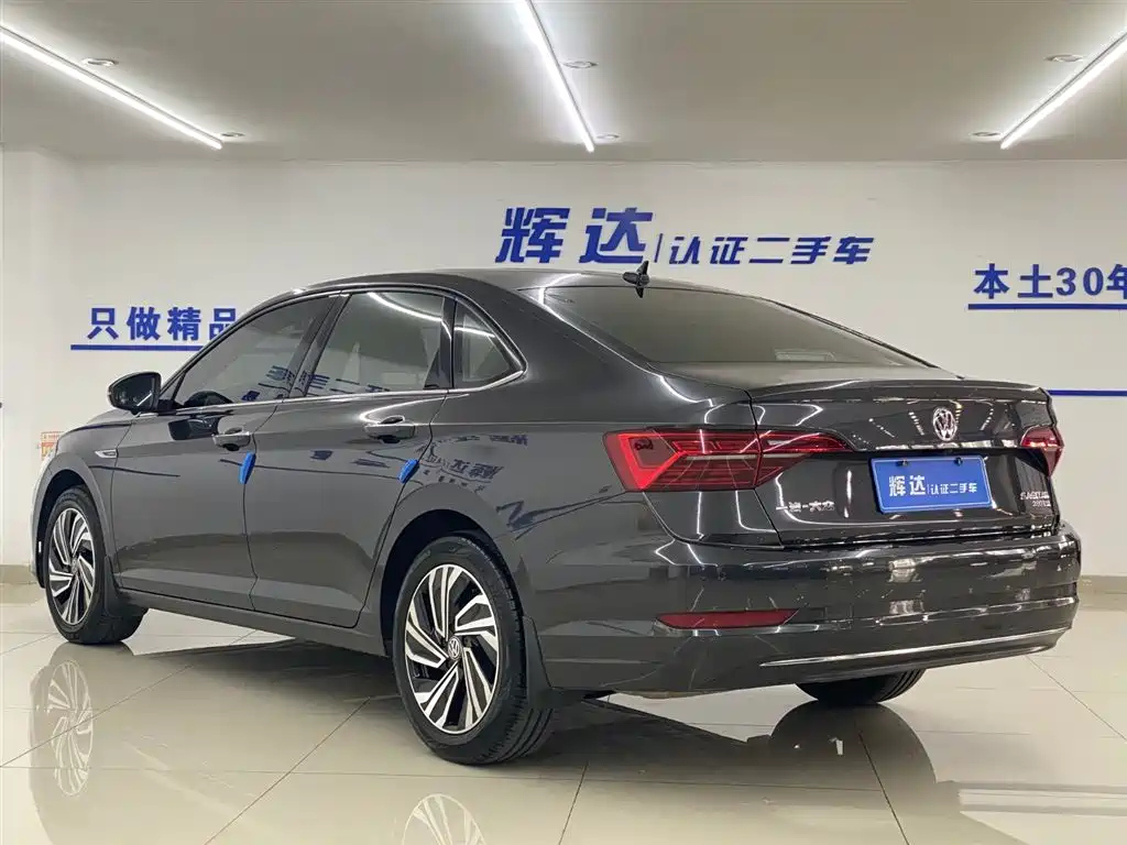 VOLKSWAGEN SAGITAR 2022