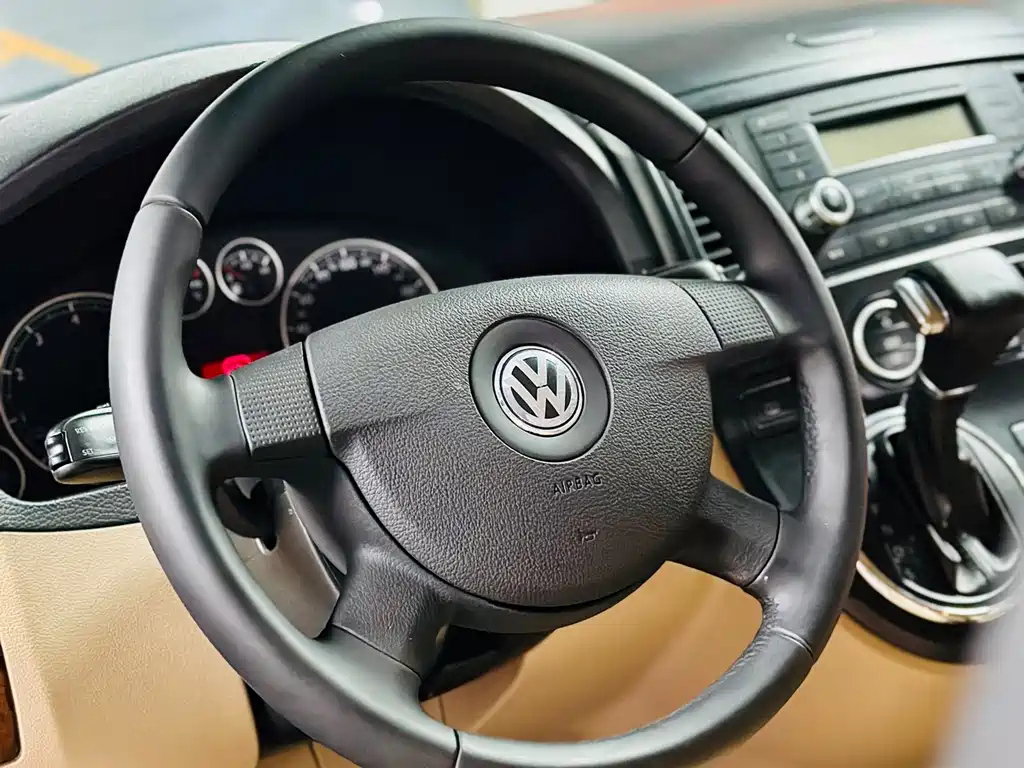 VOLKSWAGEN MULTIVAN 2008