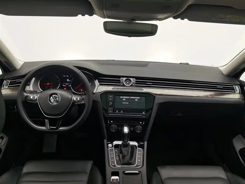 VOLKSWAGEN MAGOTAN 2019