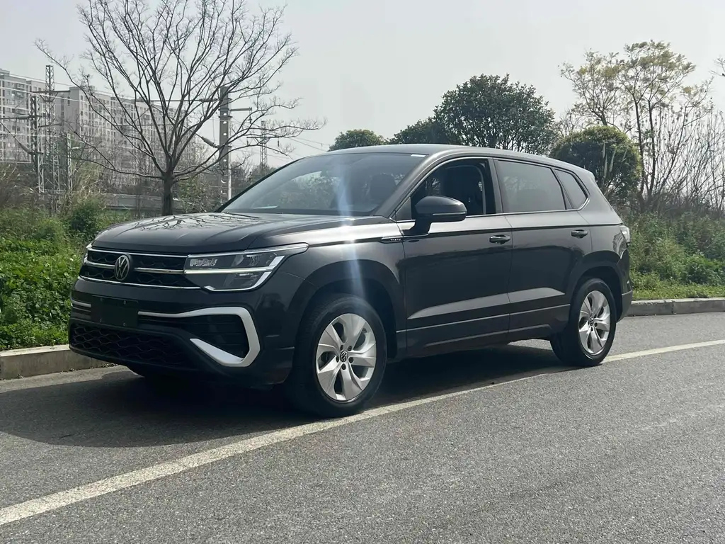 VOLKSWAGEN THARU 2023