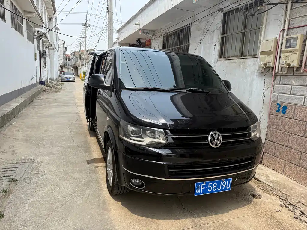 VOLKSWAGEN MULTIVAN 2012