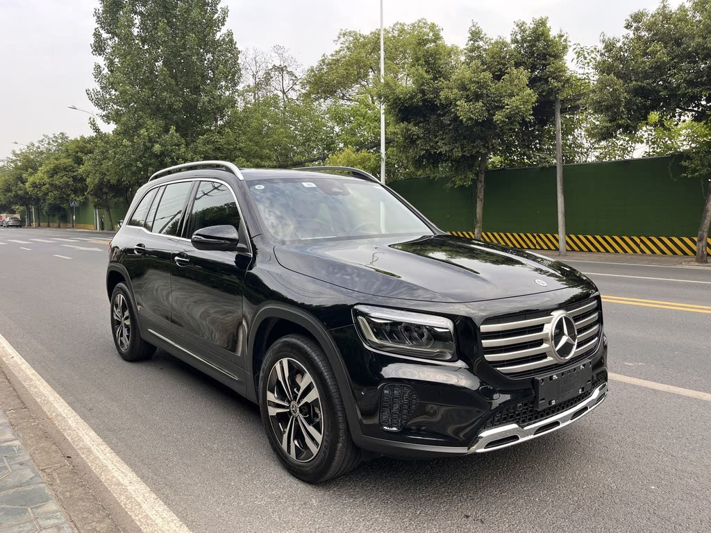 MERCEDES BENZ GLB 2024