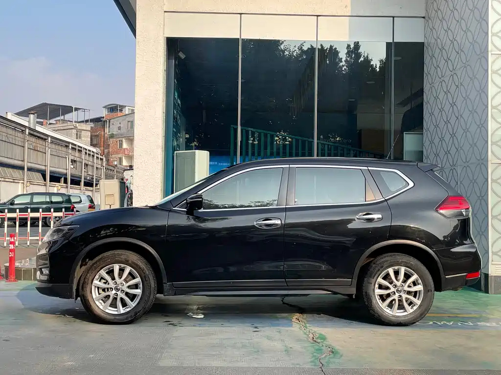 NISSAN X-TRAIL 2019