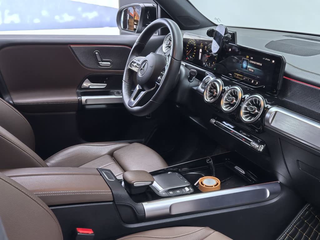 MERCEDES BENZ GLB 2023