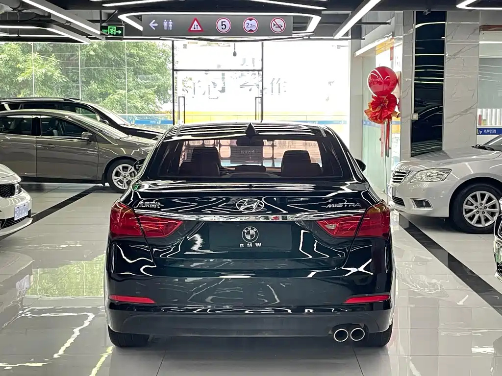 HYUNDAI MISTRA 2014