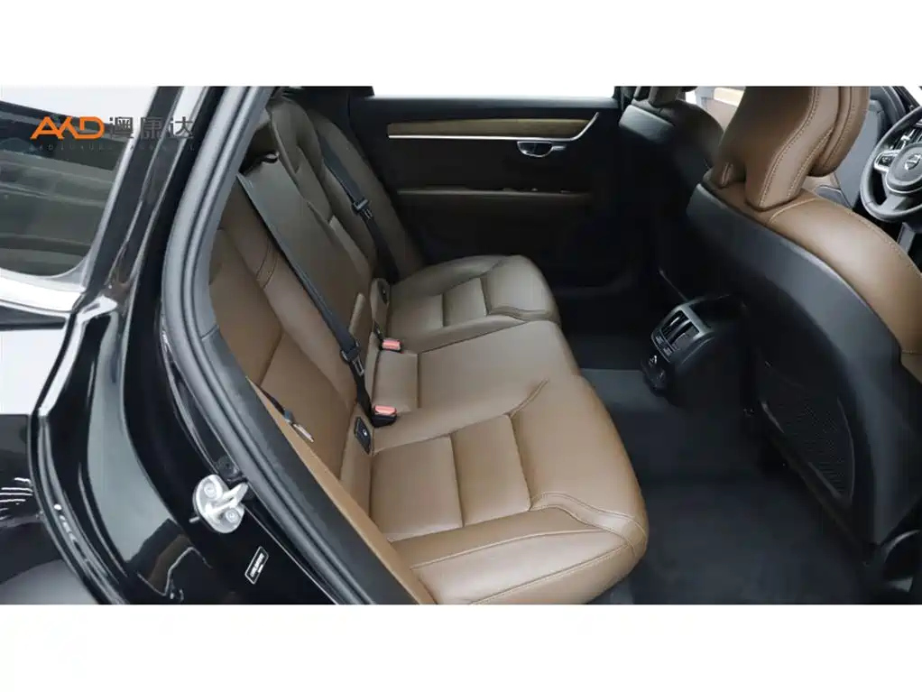 VOLVO S90 2023