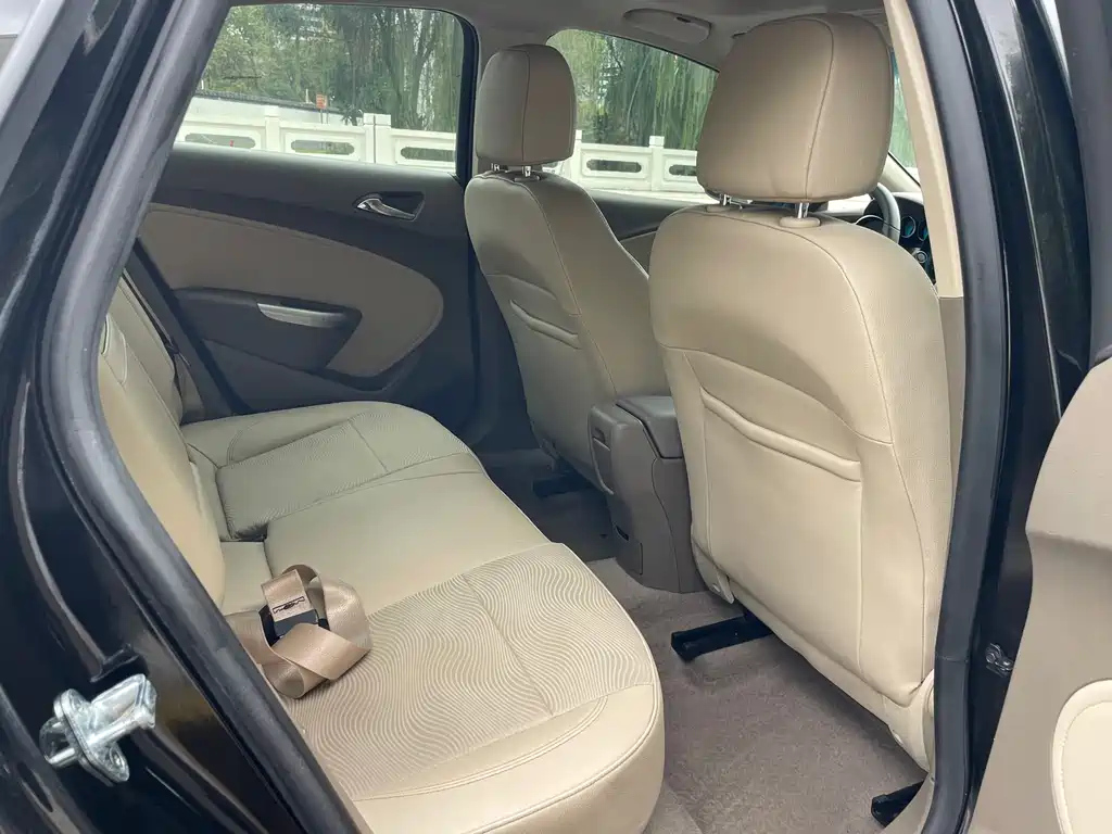 BUICK EXCELLE 2010
