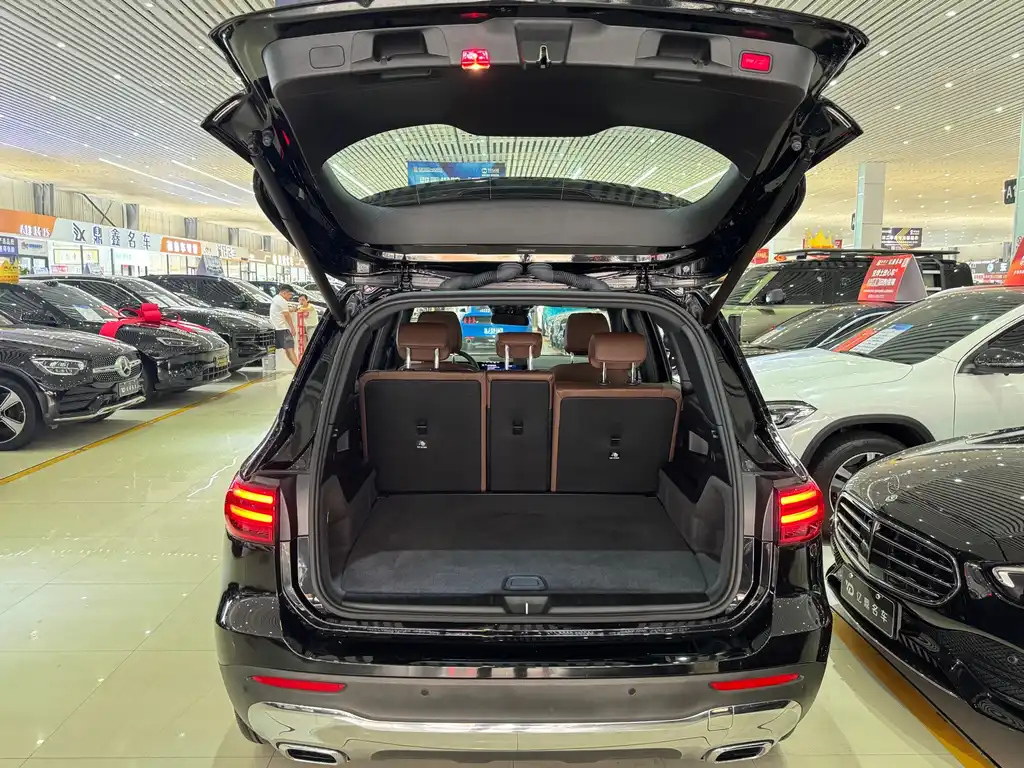 MERCEDES BENZ GLB 2024