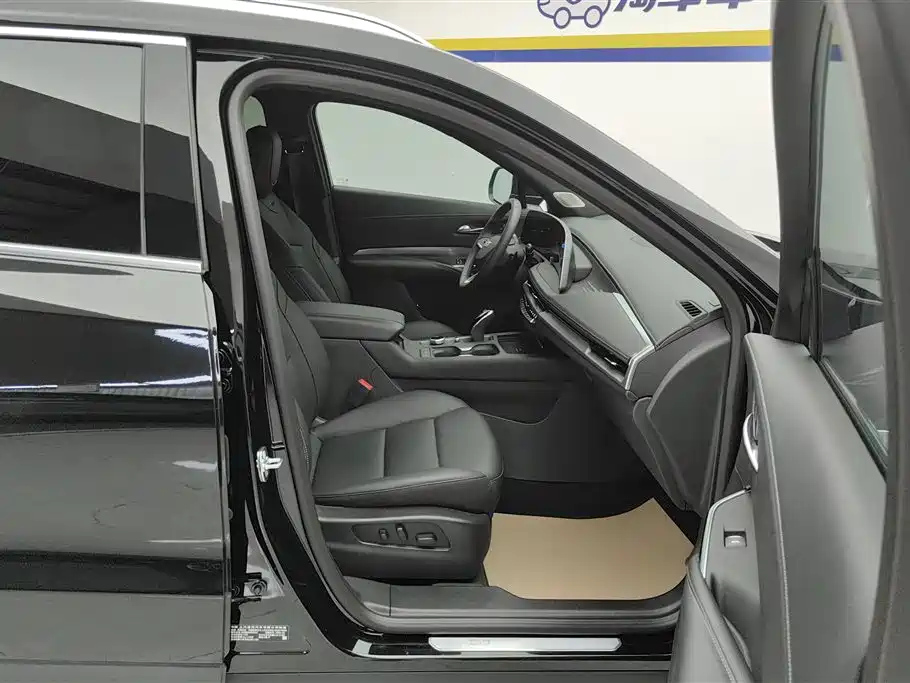 CADILLAC XT4 2024