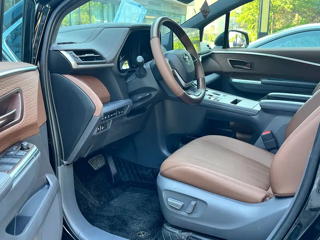 TOYOTA SIENNA SIENNA 2024