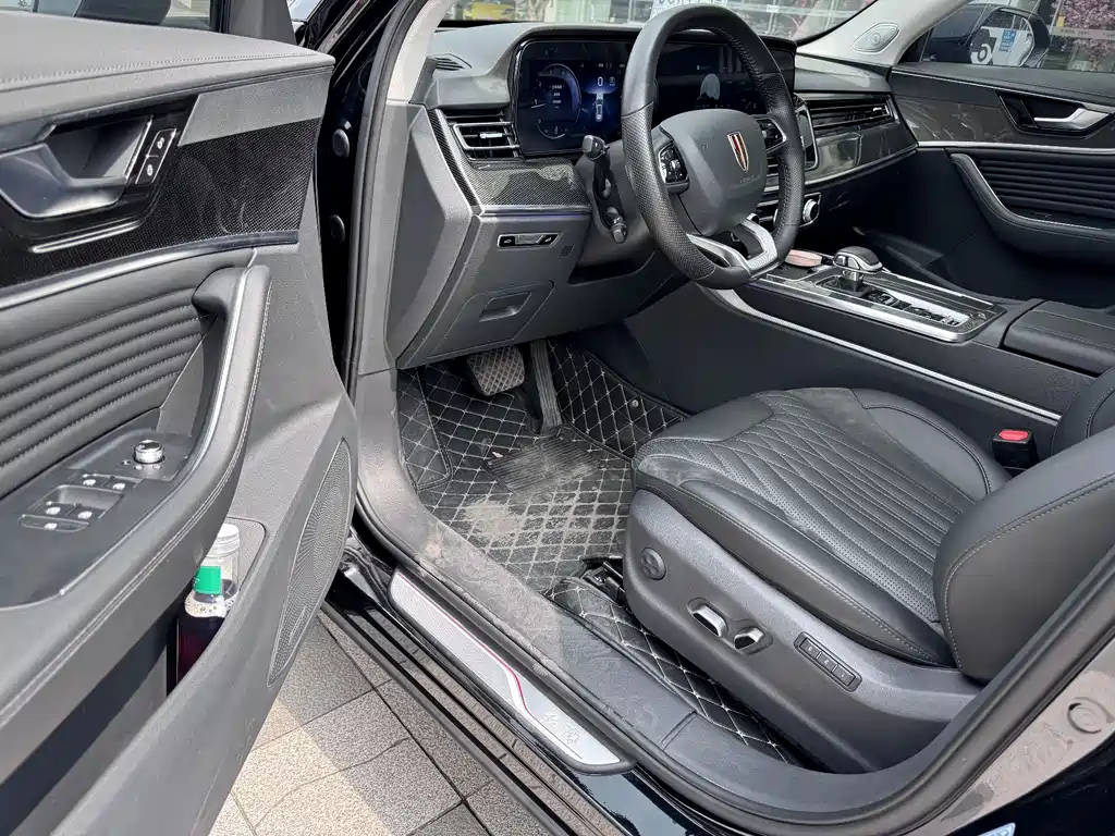 HONGQI HS5 2023