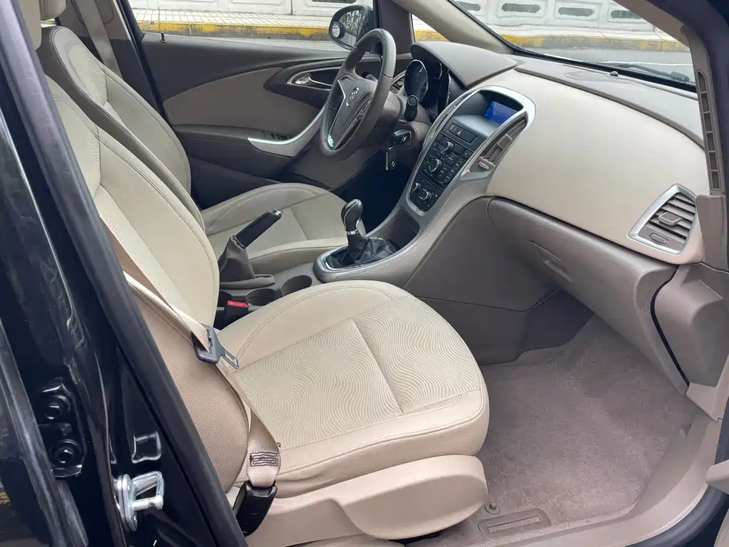 BUICK EXCELLE 2010