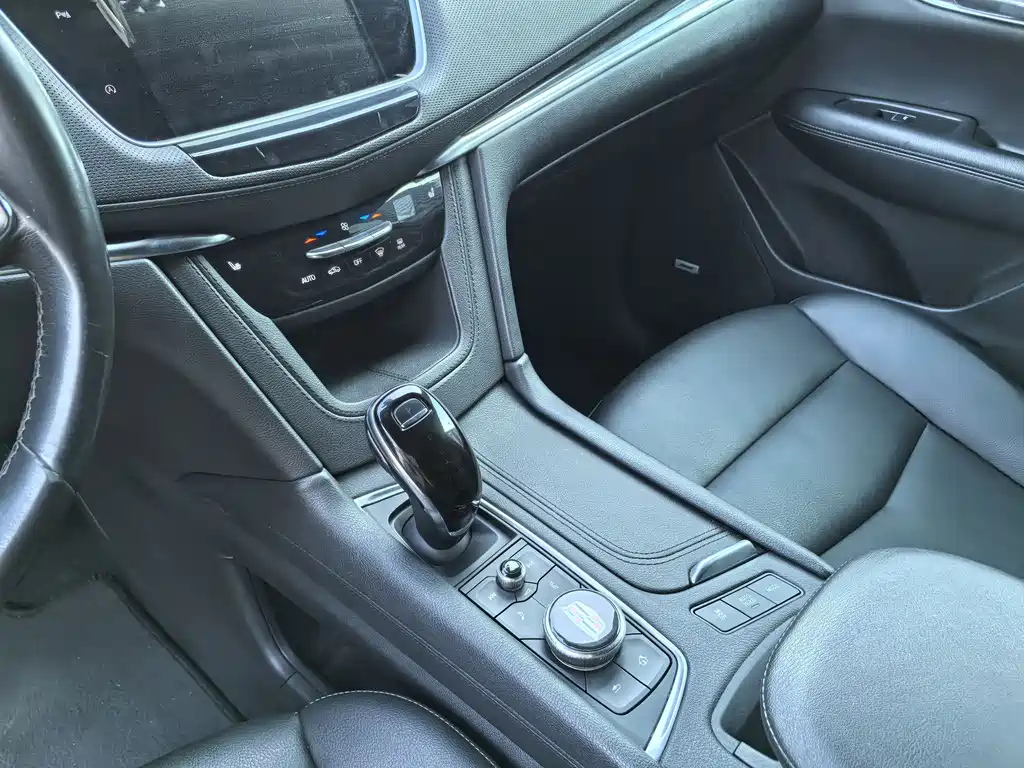 CADILLAC XT5 2021