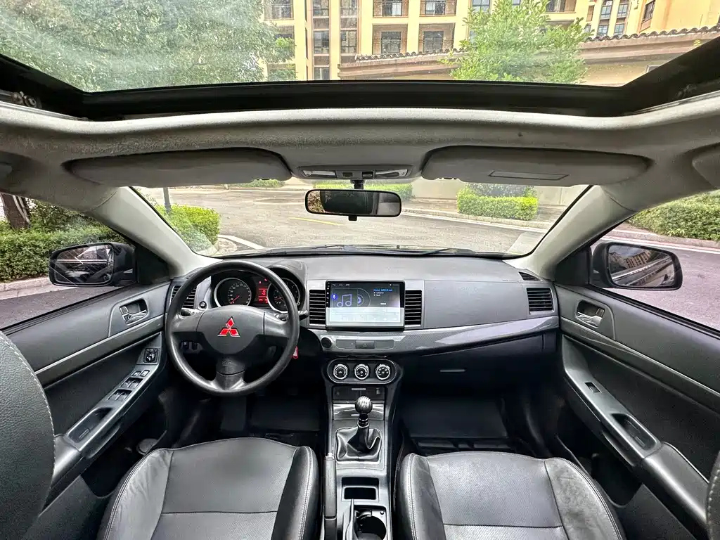 MITSUBISHI LANCER EX 2012