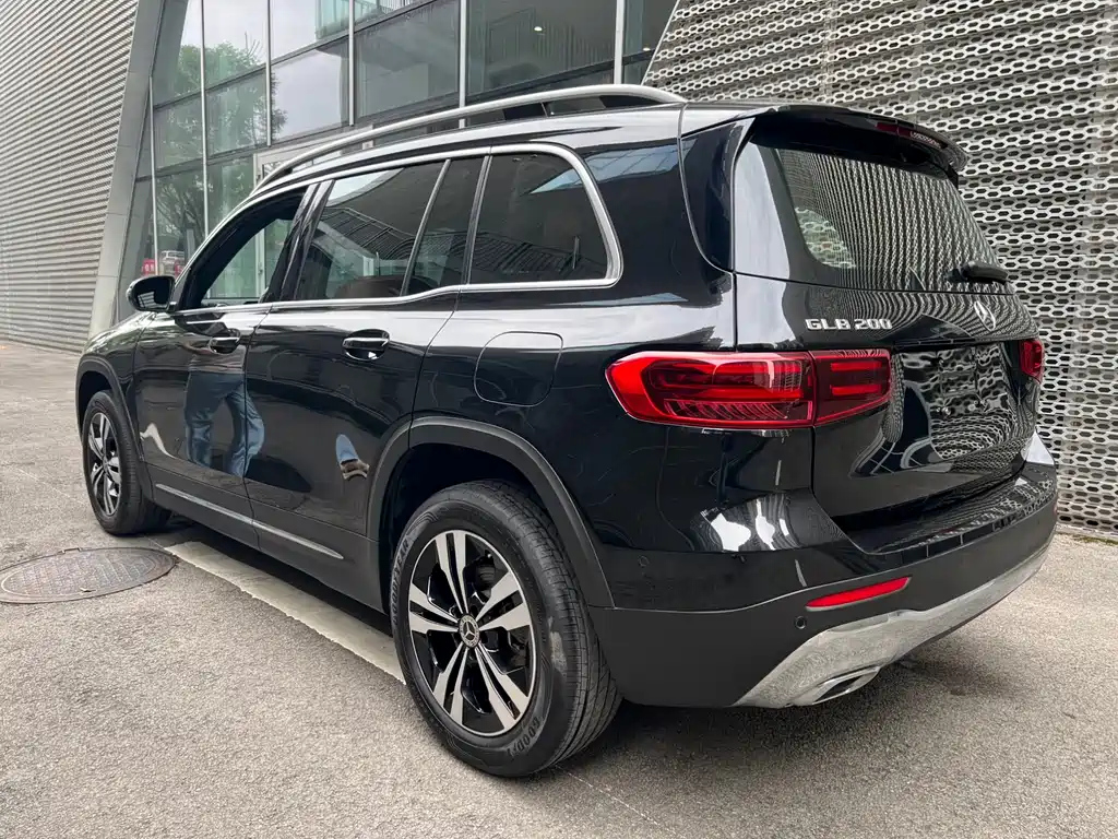MERCEDES BENZ GLB 2024