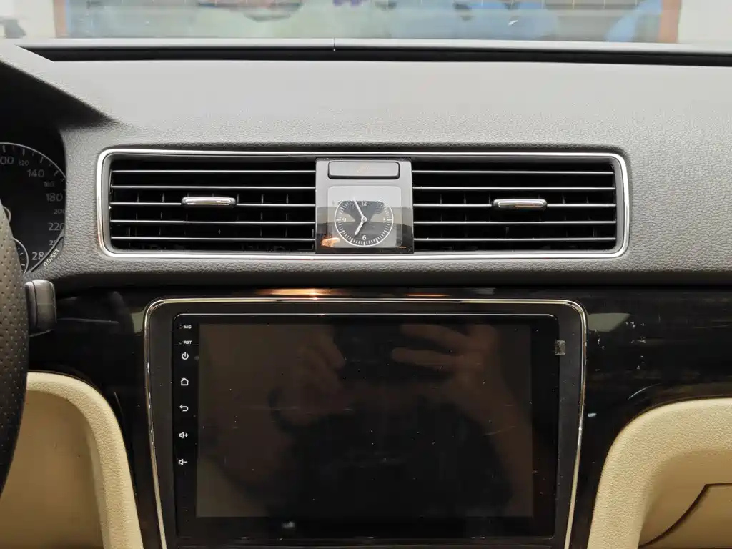 VOLKSWAGEN PASSAT 2015