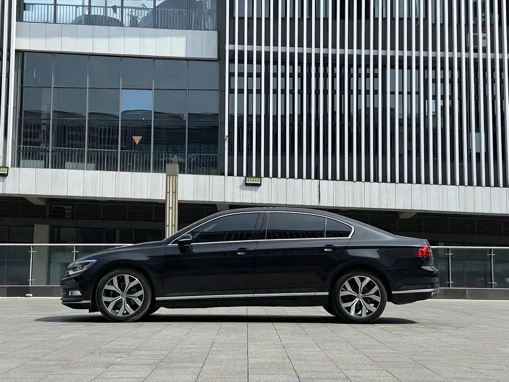 VOLKSWAGEN MAGOTAN 2019