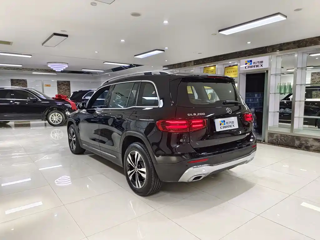 MERCEDES BENZ GLB 2024