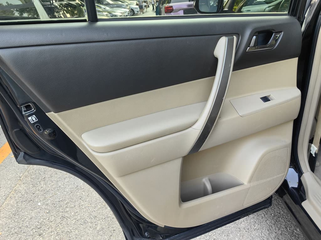 TOYOTA HIGHLANDER 2012