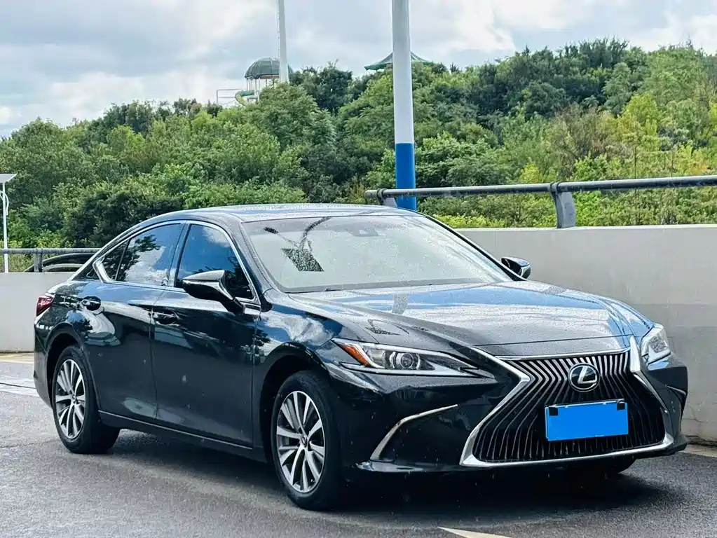 LEXUS ES 2021