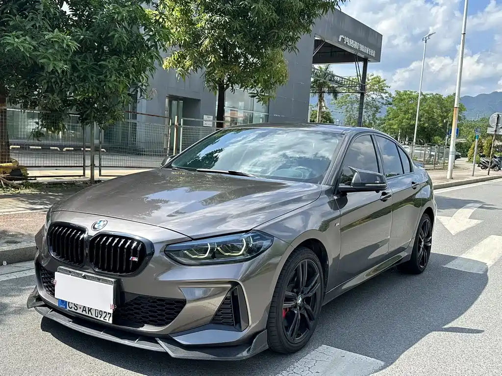BMW 1-SERIES 2019