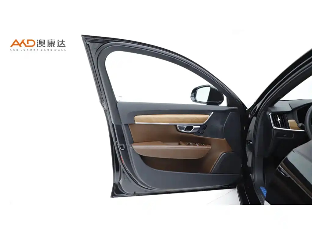 VOLVO S90 2023