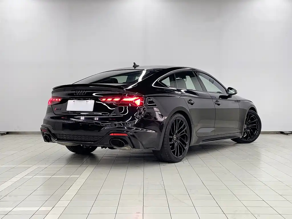 AUDI A5 2024