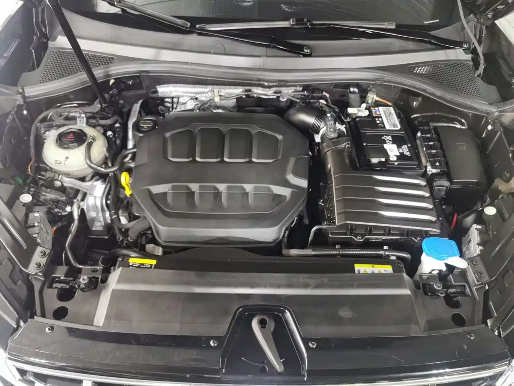 VOLKSWAGEN TAYRON 2023