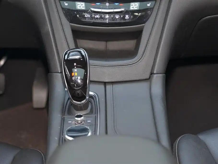 CADILLAC XT5 2021